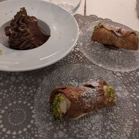 Canoli and mousse at Moon in Siracusa