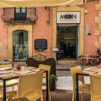   at Moon in Siracusa