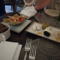 Starters: cheeze and caponata at Moon in Siracusa