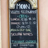   at Moon in Siracusa