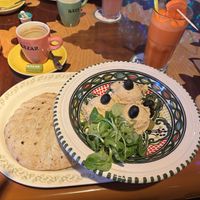 Ongelofelijk lekkkere vegan hummus   at Restaurant Bazar in Zuid-holland