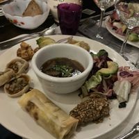 Piatto combinato vegan  at Clan Destino in Emilia-romagna