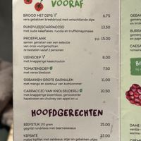 Kaart met het groene rondje met heel klein vegan zijn de vegan opties.   at Brasserie Coldenhove in Gelderland