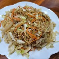 Fried noodles with veggies at Hoàng Long Quán Bar & Restaurant in Ninh Bình
