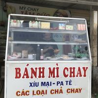 Food cart at Banh Mi Chay Tam Duc in Hue