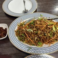 Vegetable Kottu large für zwei für 750 Rupien, gibts schon zum Frühszück, Ketchup gibt’s auf dem Tisch  at Cafe Purple King in Central Province