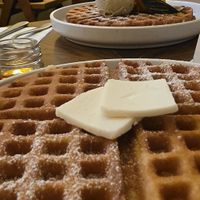 Vegan butter plain waffle at mute Milk Coffee & Bake in Tokyo