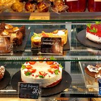 Les desserts at Vege Miasto in Warsaw