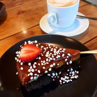 Brownie caramel & cappuccino at Vege Miasto in Warsaw