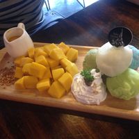 Mango with four types of vegan icecream  at Itim Roi Ros (100 Flavors of Ice Cream) - ไอติม100รส in Chiang Mai