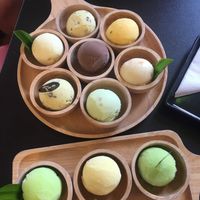 10 scoop "family" board - greedy me didn't need a family to help me finish all this!!  at Itim Roi Ros (100 Flavors of Ice Cream) - ไอติม100รส in Chiang Mai