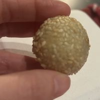 Jian Dui: palline di sesamo fritte ripiene di marmellata di azuki  at MO Esquilino in Lazio