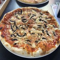 Marg with mushrooms and pineapple  at BD KEBAB AND PIZZA in Faro