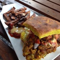 Leider sehr fettig und angebrannte Pommes... at Kiez Vegan - Kortestrasse in Berlin