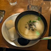 Witte wintersoep met pastinaak at Café Herman in Noord-brabant