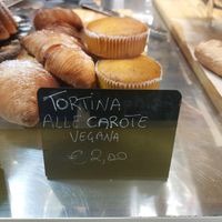 Vegan carot cake at Panificio Zicca in Campania
