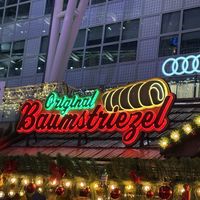 That’s the station   at Wintermarkt Flughafen München in Freising