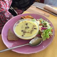 Soupe de pois chiches et tourte aux épinards et butternut at InFusion in Genoa