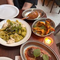   at Présent in Paris