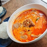 Kaeng massaman, Massaman Curry with coconut milk, potatoes, sweet potato, taro, eggplant, peanut, chickpea and tofu at Les Amants Verts in Paris