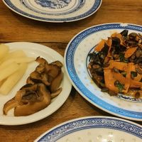 Pickles and wood ear mushroom salad at WANGS 王 in Bristol