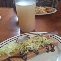 Flauta Primavera y de tinga veggie 🌱 at Flautlán Cholula in Puebla