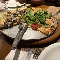 rucola e shitake  at Juca Pato Pizzaria in Santa Catarina