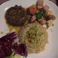 steak de lentilles, riz et légumes at MU-Food in Geneva