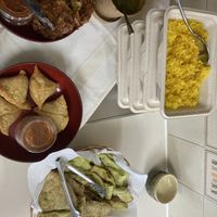 Onion pakora, naan, turmeric rice, samosa   at Nataraj - Suginamiku in Tokyo