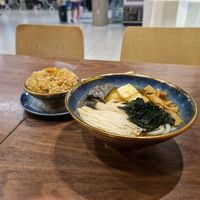 Knoblauch Reis und Udon Suppe at Bento Asian Kitchen+sushi in Chang Wat Samut Prakan
