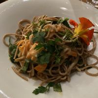 Vollkornspaghetti mit Erdnusssauce und Gemüse   at Strandgut in Bad Schandau