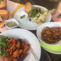 vegan paella, roasted cauliflower dish with dips at Strandgut in Bad Schandau