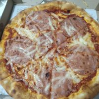 Vegan ham pizza at Pizza Galileo Trnava in Trnava