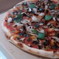 La pizza vegana at La Pizzateca in Madrid