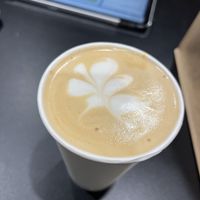 Cappuccino lait coco et caramel vegan 🌱   at Copines Paris in Bruxelles