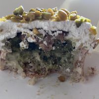 Intérieur tartelette Pistache végane 🌱   at Copines Paris in Bruxelles