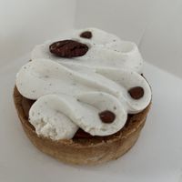 Éléa 🌱 tartelette vegan caramel noix de pécan   at Copines Paris in Bruxelles