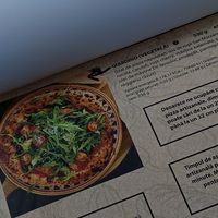 Pizza giardino. at Un Poco Pizza Fresca in București