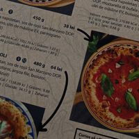 Pizza marinara. at Un Poco Pizza Fresca in București