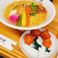 Vegan Ramen misto e crocchette di finto pollo at Shokaku - Kyoto in Kyoto