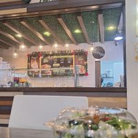 Ya hacía falta una barra de ensaladas en la plaza 😋🥗 at Vegetalia in Puebla