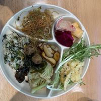 vegan lunch from buffet   at Suxinfeng - Vegetarian Buffet in Guangzhou