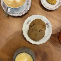 madeleine, cookies e capuccino   at Colina Pão e Café in Erechim