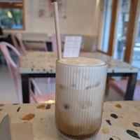 Coconut latte at Corgi Cafe | Arc de Triomf in Catalunya
