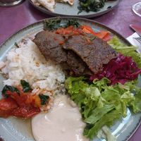 Kebab con seitan casero, arroz, ensalada y exquisito tahini at Vegan Community Kitchen in Istanbul