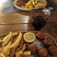 Vegan Meatballs and Burgers at Ta Gourounakia in Crete