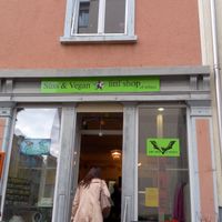 Storefront at Suess and Vegan in Winterthur