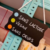 Label, no problem, it's clear at Epicerie Glu in Paris
