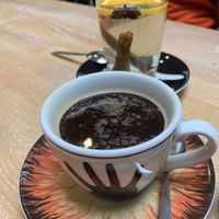 Koffie (decaf) and an amazing tea at Bagels & Beans - Spaarndammerstraat in Amsterdam