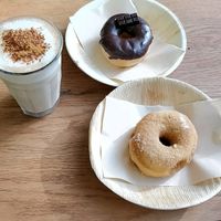 chai latte and donuts at Vegabond - Leliegracht in Amsterdam